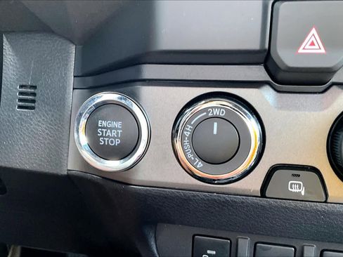 Used 2021 Toyota Tacoma TRD Sport w/ Technology Package AWD/4WD image 32