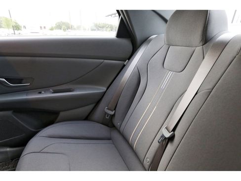 Certified 2025 Hyundai Elantra Sport image 13