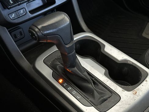 Used 2021 Chevrolet Colorado ZR2 w/ Colorado ZR2 Bison Edition image 18