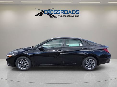 New 2025 Hyundai Elantra Blue image 2