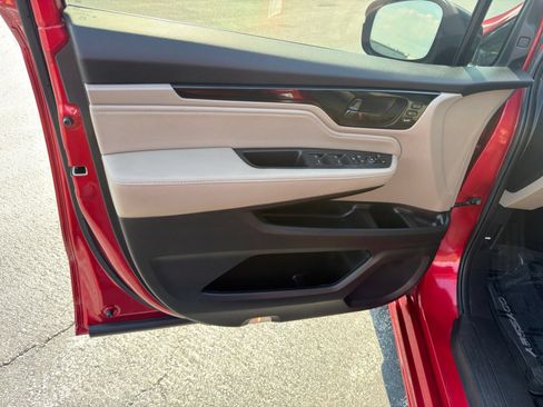 Used 2023 Honda Odyssey Elite image 13