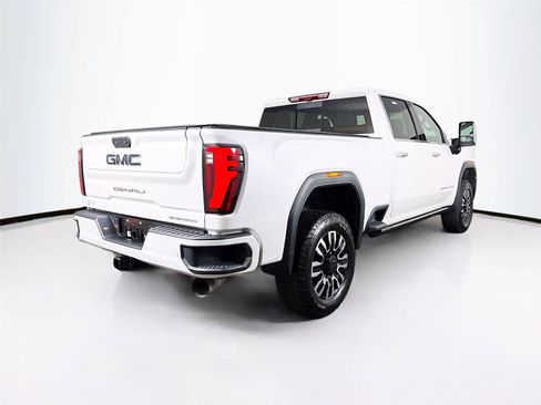 Used 2024 GMC Sierra 2500 Denali Ultimate AWD/4WD image 11