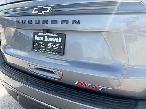 Used 2022 Chevrolet Suburban RST w/ Luxury Package AWD/4WD image 38