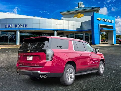 New 2026 Chevrolet Suburban Premier RWD image 6