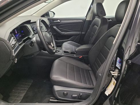 Used 2024 Volkswagen Jetta SE FWD image 17