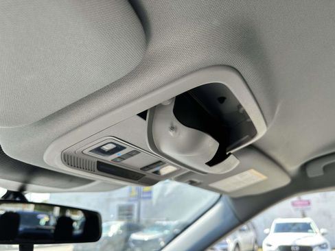 Used 2022 Ford Explorer XLT w/ Equipment Group 202A image 28