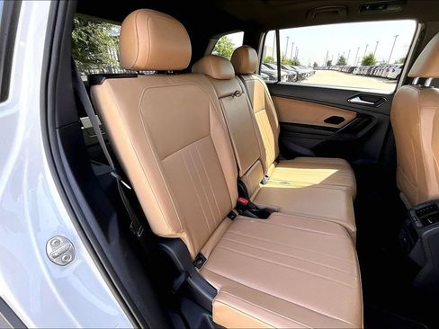 Used 2022 Volkswagen Tiguan SE FWD image 33