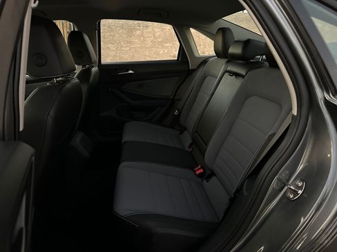 Used 2025 Volkswagen Jetta SE image 38