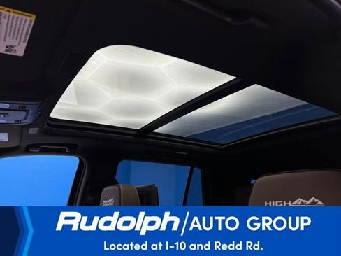 Used 2025 Chevrolet Tahoe High Country image 30