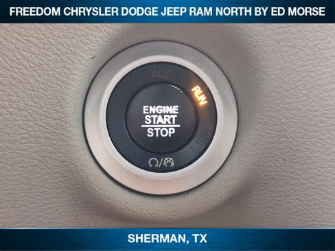 Used 2021 Chrysler Voyager L FWD image 15