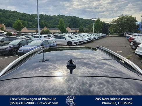 Certified 2023 Volkswagen Taos SE w/ Panoramic Sunroof Package AWD/4WD image 30