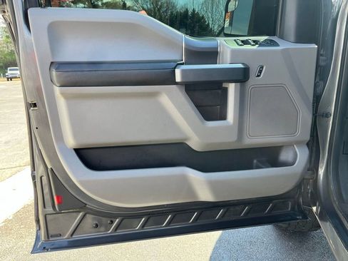 Used 2019 Ford F150 XLT w/ Equipment Group 302A Luxury image 9