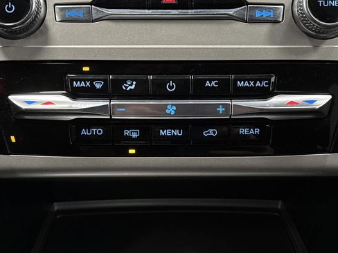 Used 2023 Ford Explorer XLT image 20