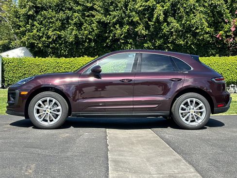 New 2026 Porsche Macan image 2