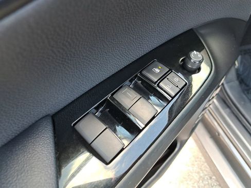 Used 2022 Toyota Prius Prime LE image 14