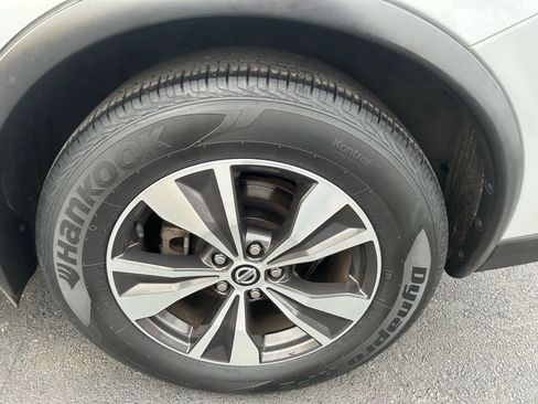 Used 2020 Nissan Murano SV image 38