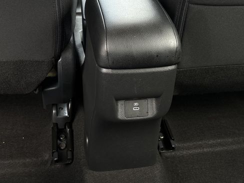 Used 2025 Nissan Versa SV FWD image 24