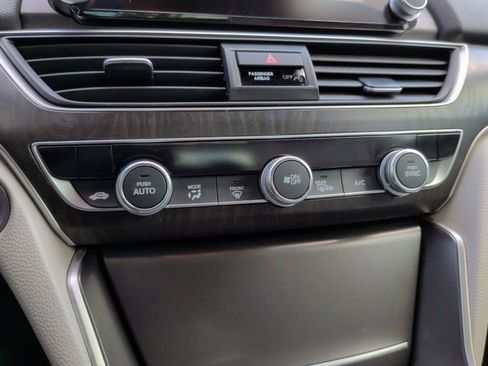 Used 2020 Honda Accord Touring image 19