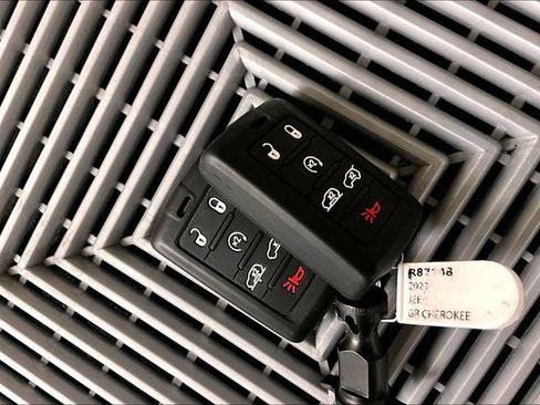 Used 2023 Jeep Grand Wagoneer Series III w/ Rear Seat Video Group 1 image 12