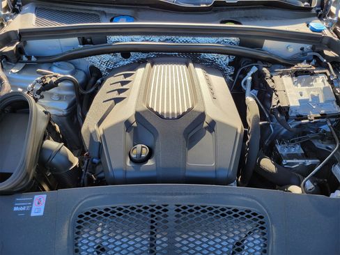 Used 2025 Porsche Macan image 31