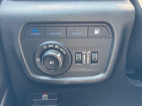 Used 2023 Jeep Grand Cherokee 4WD 4xe image 26
