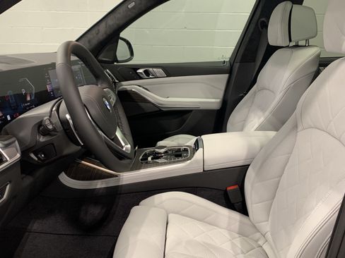 Used 2026 BMW X7 xDrive40i AWD/4WD image 12