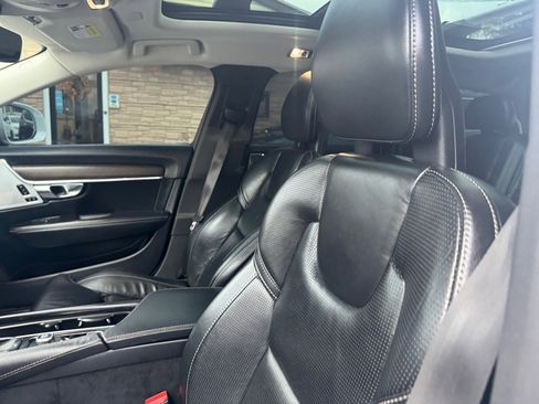 Used 2018 Volvo V90 T6 Cross Country w/ Convenience Package image 21