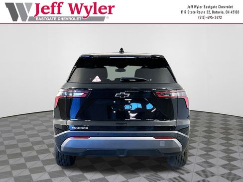New 2026 Chevrolet Equinox LT w/ Convenience Package II FWD image 28