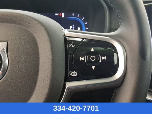 Certified 2025 Volvo XC90 B5 Plus image 31