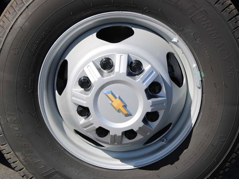 Used 2024 Chevrolet Silverado 3500 W/T w/ Snow Plow Prep Package image 26