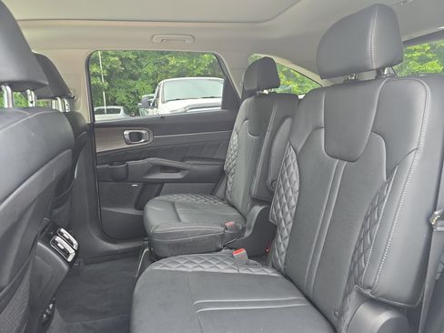 Used 2023 Kia Sorento SX Prestige AWD/4WD image 14