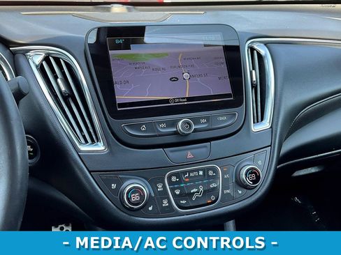 Used 2017 Chevrolet Malibu Premier w/ Premier Sun and Wheel Package FWD image 9