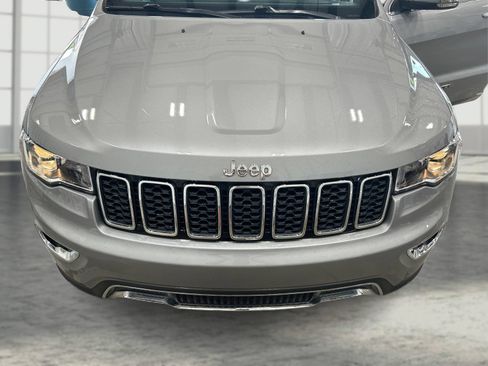 Used 2020 Jeep Grand Cherokee Limited AWD/4WD image 22