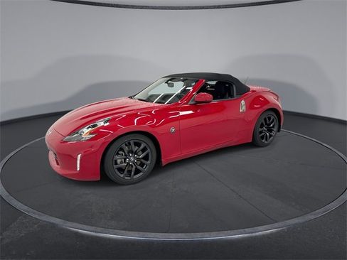 Used 2018 Nissan 370Z Touring image 4