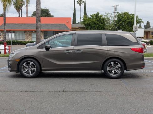Used 2018 Honda Odyssey Touring image 9