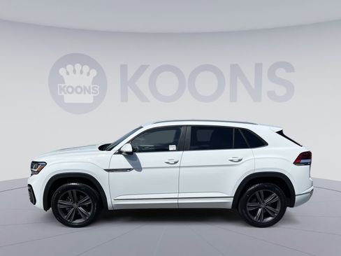 Used 2021 Volkswagen Atlas Cross Sport SE FWD image 2