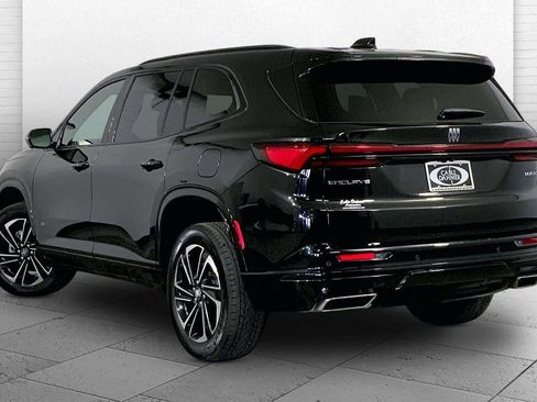 Used 2025 Buick Enclave Sport Touring image 11