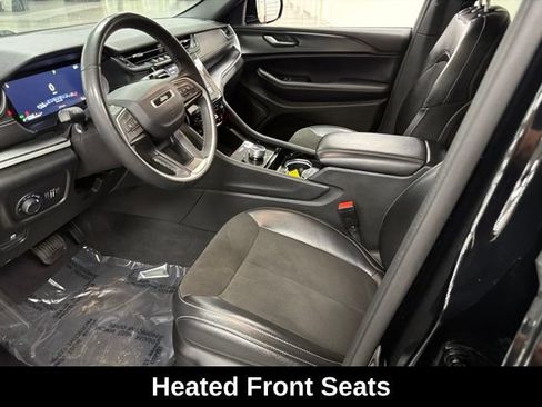 Used 2023 Jeep Grand Cherokee Altitude AWD/4WD image 15