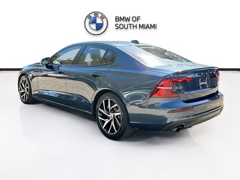 Used 2020 Volvo S60 T5 Momentum image 5