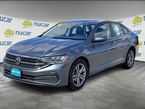 Used 2024 Volkswagen Jetta SE image 3