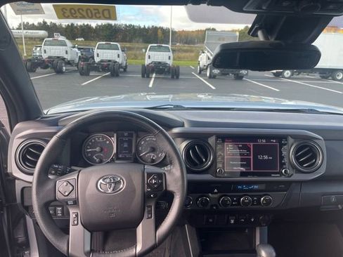 Used 2021 Toyota Tacoma TRD Off-Road image 13