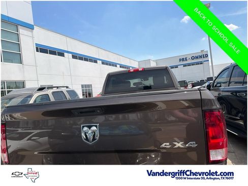 Used 2018 RAM 2500 Tradesman w/ Chrome Appearance Group AWD/4WD image 9