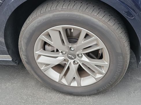 Used 2023 Genesis GV70 2.5T AWD/4WD image 3