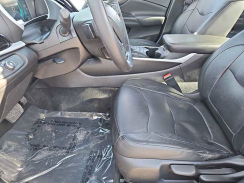 Used 2017 Chevrolet Volt LT w/ Comfort Package image 16