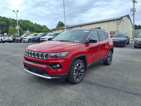 Used 2023 Jeep Compass Limited AWD/4WD image 3