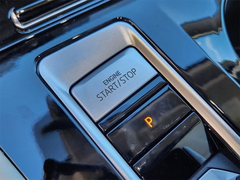 New 2026 Volkswagen Atlas SEL Premium R-Line image 16