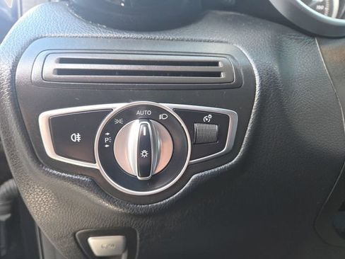 Used 2019 Mercedes-Benz GLC 350e 4MATIC image 19