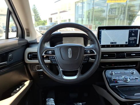 Certified 2023 Lincoln Nautilus AWD w/ Premium Package image 15