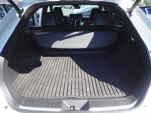 Used 2021 Toyota Venza XLE image 11