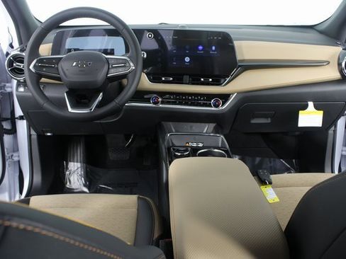 New 2026 Chevrolet Equinox ACTIV w/ Safety and Technology Package image 11